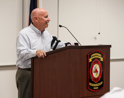 Kevin Brady talking to fire dept